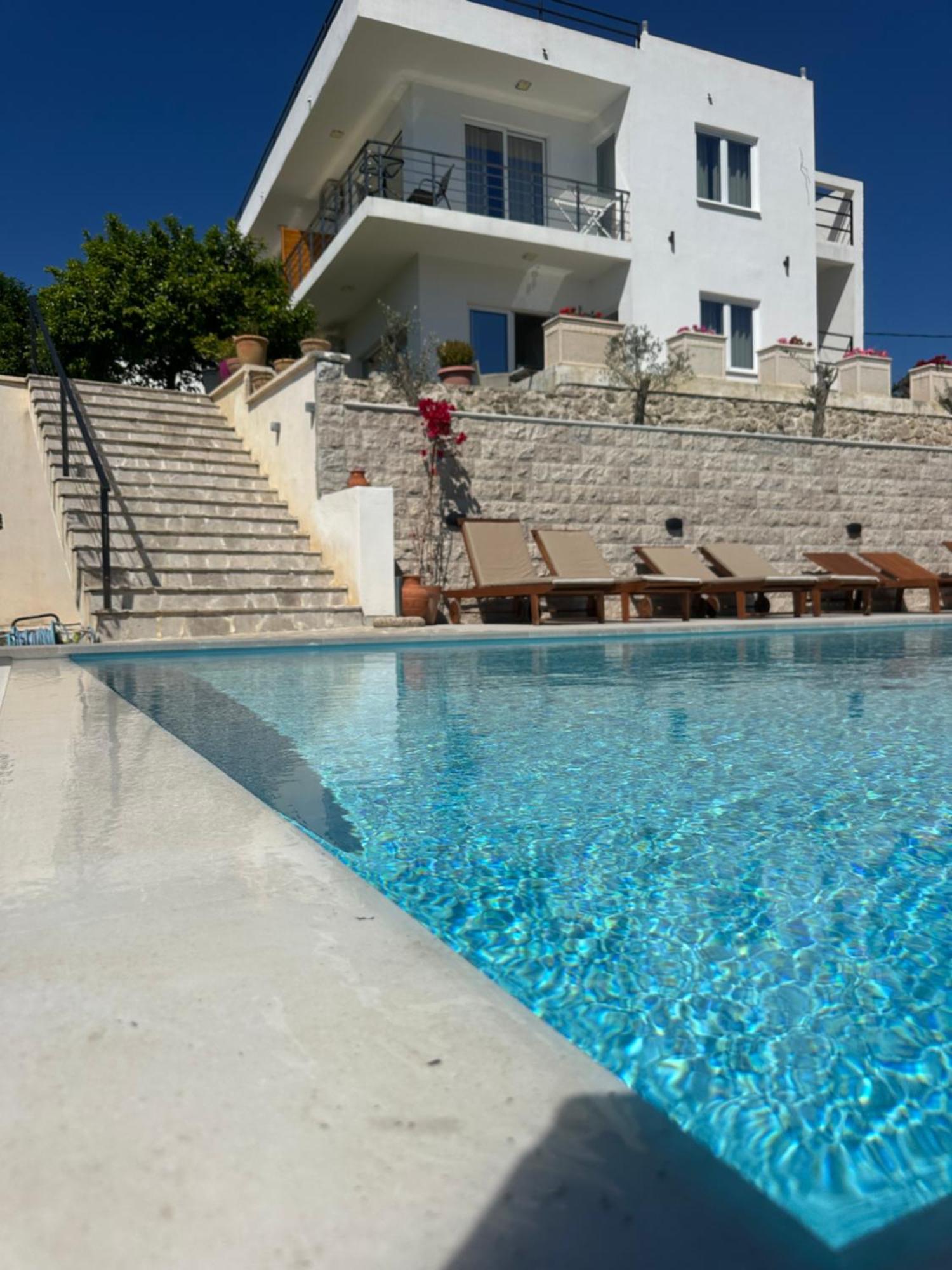 Apartments Blue Heaven Ulcinj Exterior photo